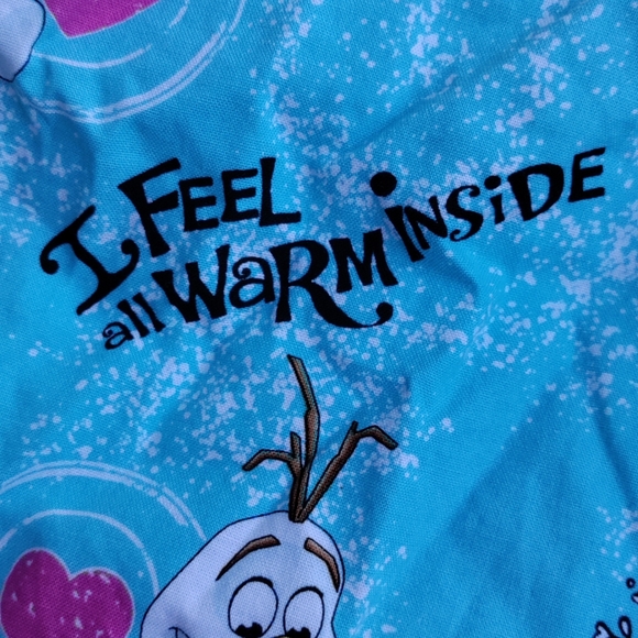 Olaf Scrub Top - Picture 7 of 7